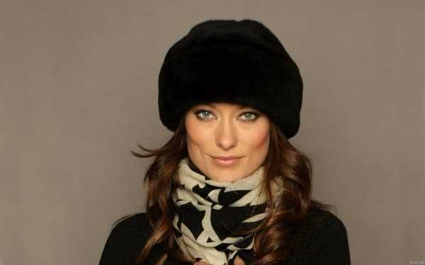 Вязание шапок спицами для женщин за 50: схемы актуальных моделей
