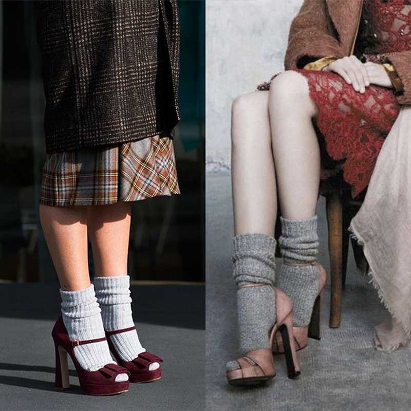 Босоножки с носками – ретро стиль для самых экстравагантных