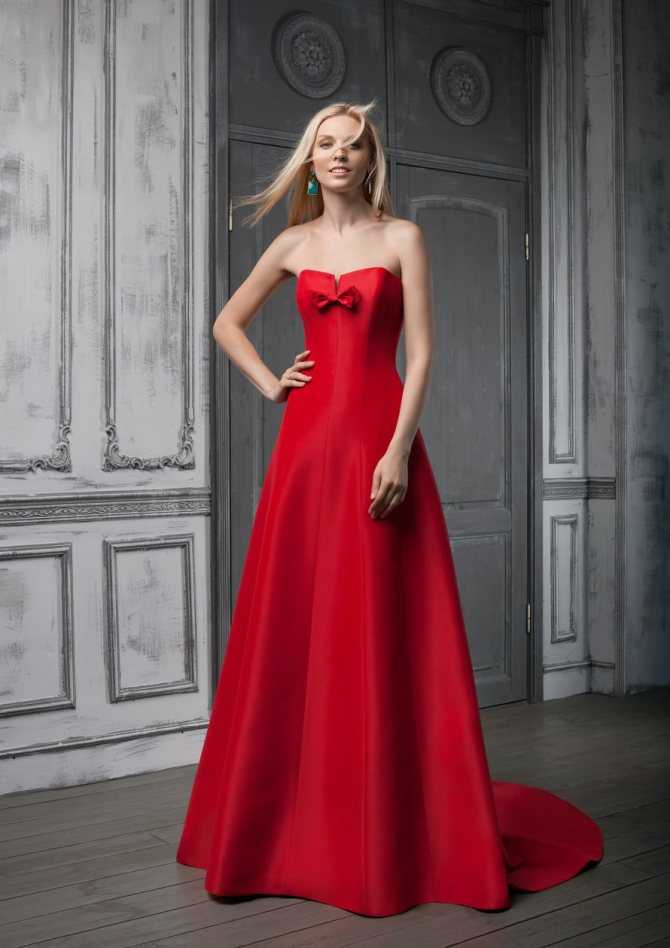 Красное свадебное платье: с красным поясом, летной, аксессуарами
