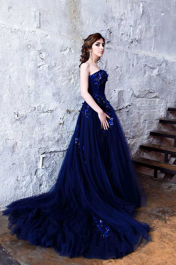 Синее свадебное платье - букет, фото, с поясом, цвета, с элементами, приметы