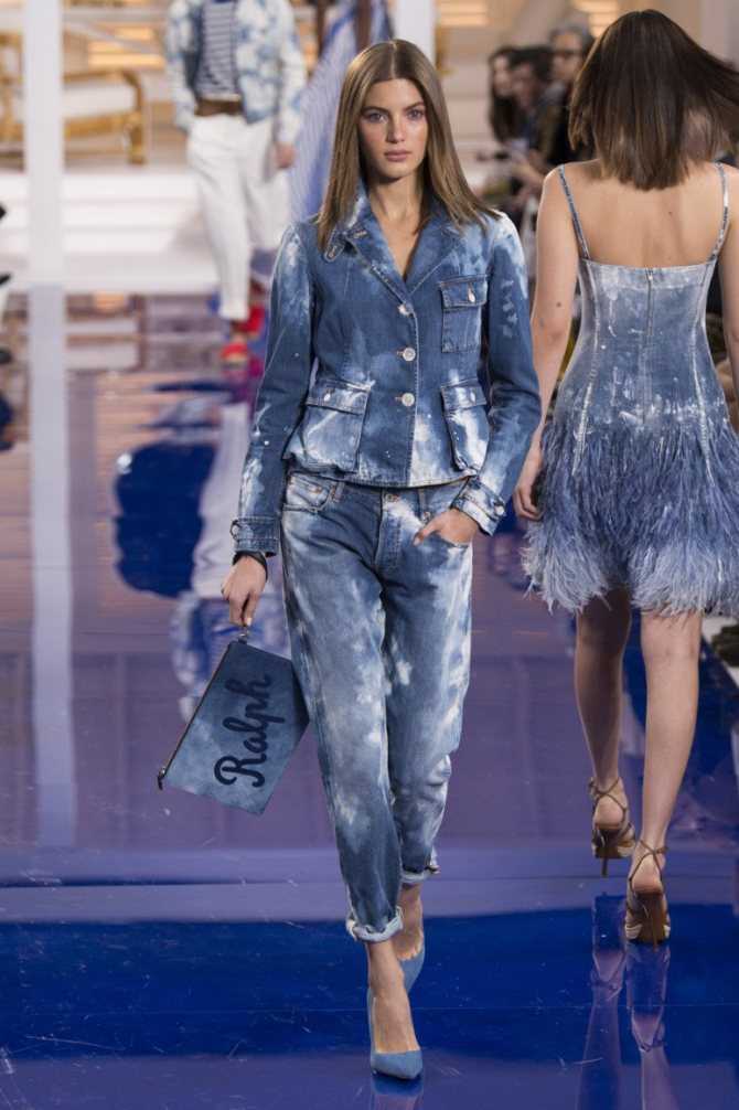 Как носить джинсовое платье в 2021 году: модные фасоны и сочетания