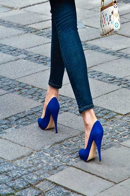 Совет: с чем носить синие туфли в 2021 году — |50 фото