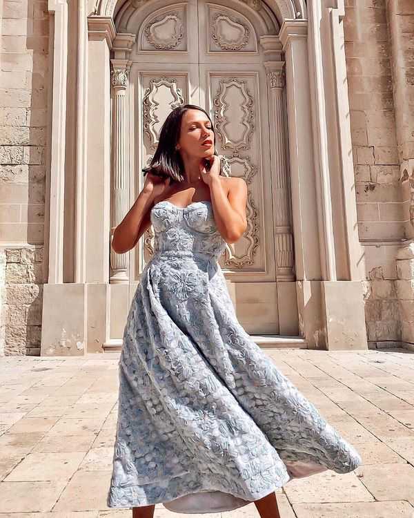 Платья из фатина 2019-2020: фото модных фасонов - пышные, свадебные, на выпускной, вечерние - советы по выбору