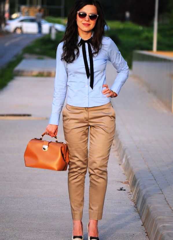 Что одеть с бежевыми брюками | блог о моде и красоте