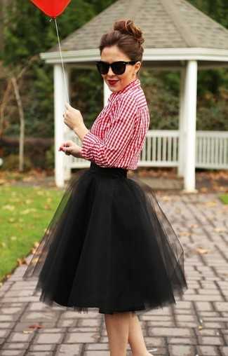 Пышная черная юбка – модель, которая подчеркнет вашу женственность