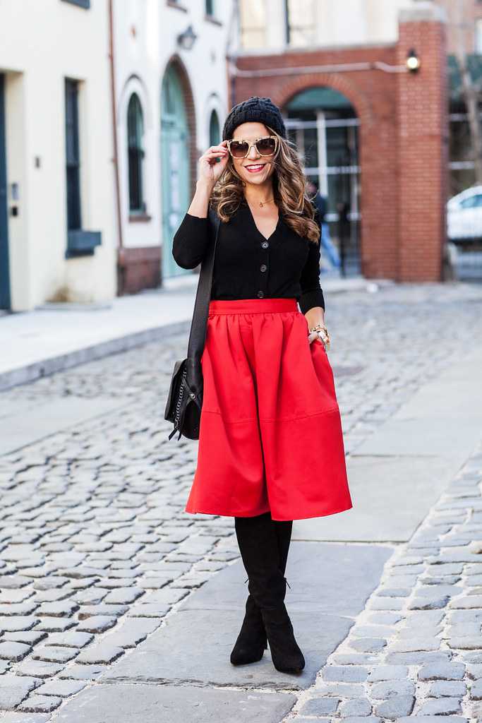 Красная юбка: с чем носить яркую эффектную юбку, образы