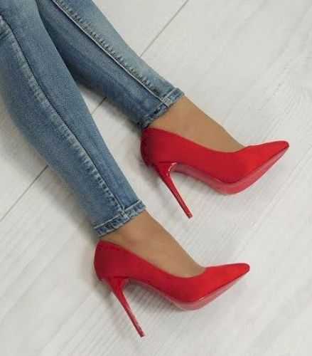 С чем носить красные туфли? 39 модных образов на любой случай