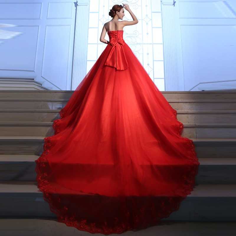 Экстравагантное красное свадебное платье: значение, лучшие варианты