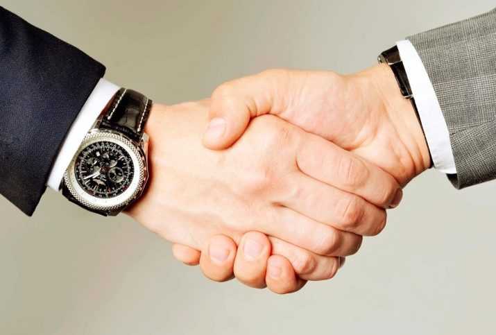 На какой руке носят часы мужчины: можно ли на правой руке? | лайфхакни