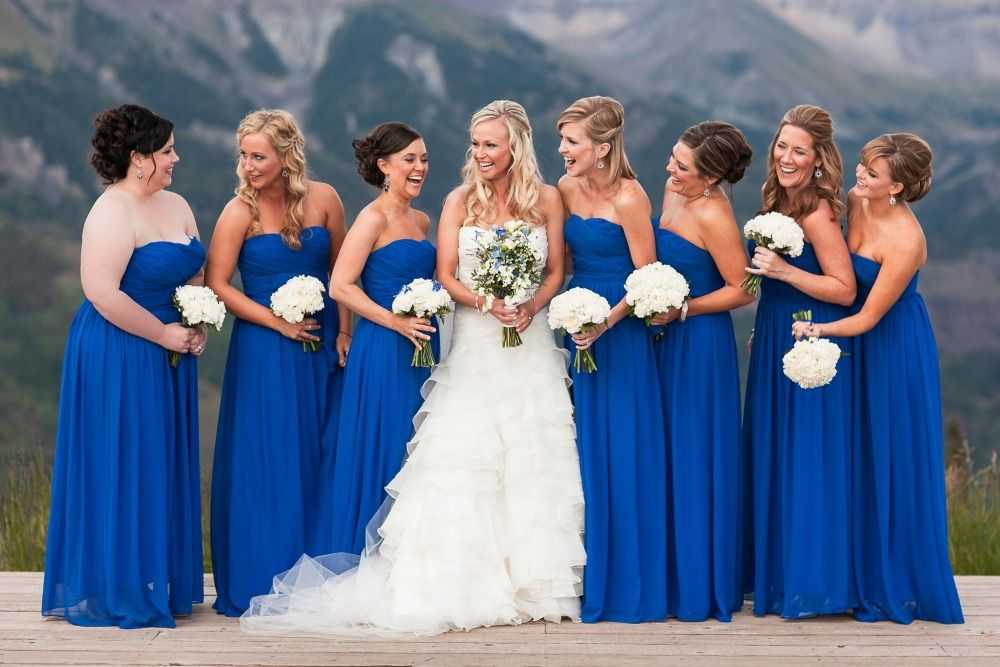 Синее свадебное платье: однотонные и с синими элементами