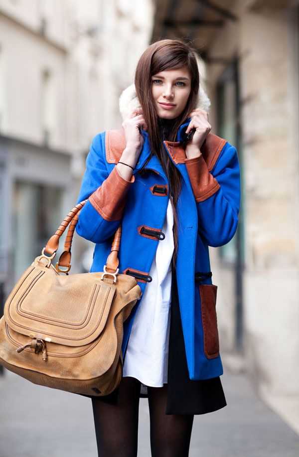 С чем носить женское синее пальто: трендовые идеи 2021, лукбук, много фото
