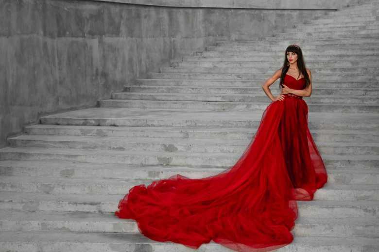 Платья красного цвета: привлекут к себе внимание и сделают вас неотразимой