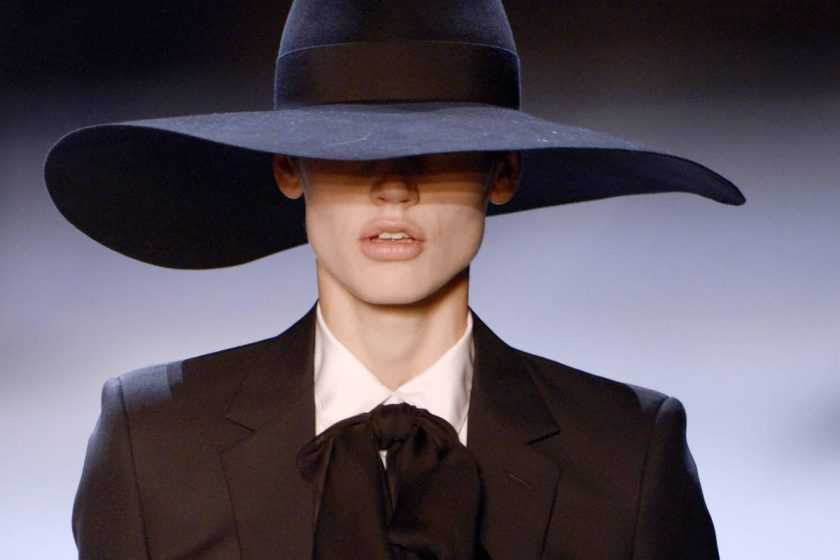 Шляпа клош: фото модных шляпок, с чем носить шапки клош и удачные силуэтные решения