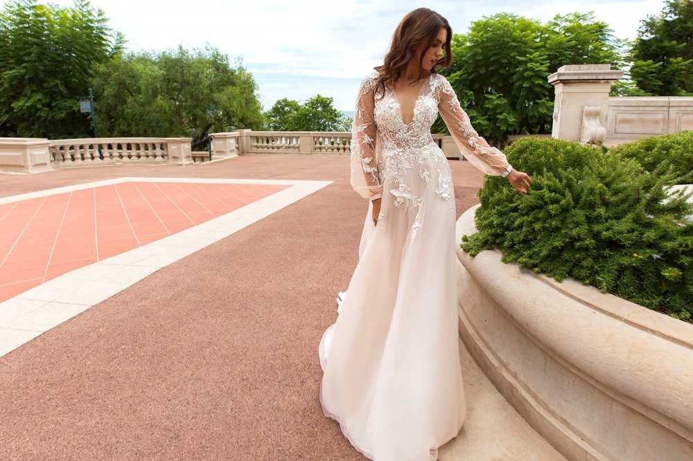 Свадебные платья — приталенные, узкие, обтягивающие