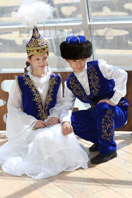 Казахский национальный костюм: фото, мужской и женский