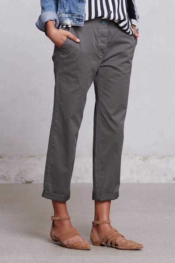 Стильные и удобные женские брюки чинос — лучшие варианты образов