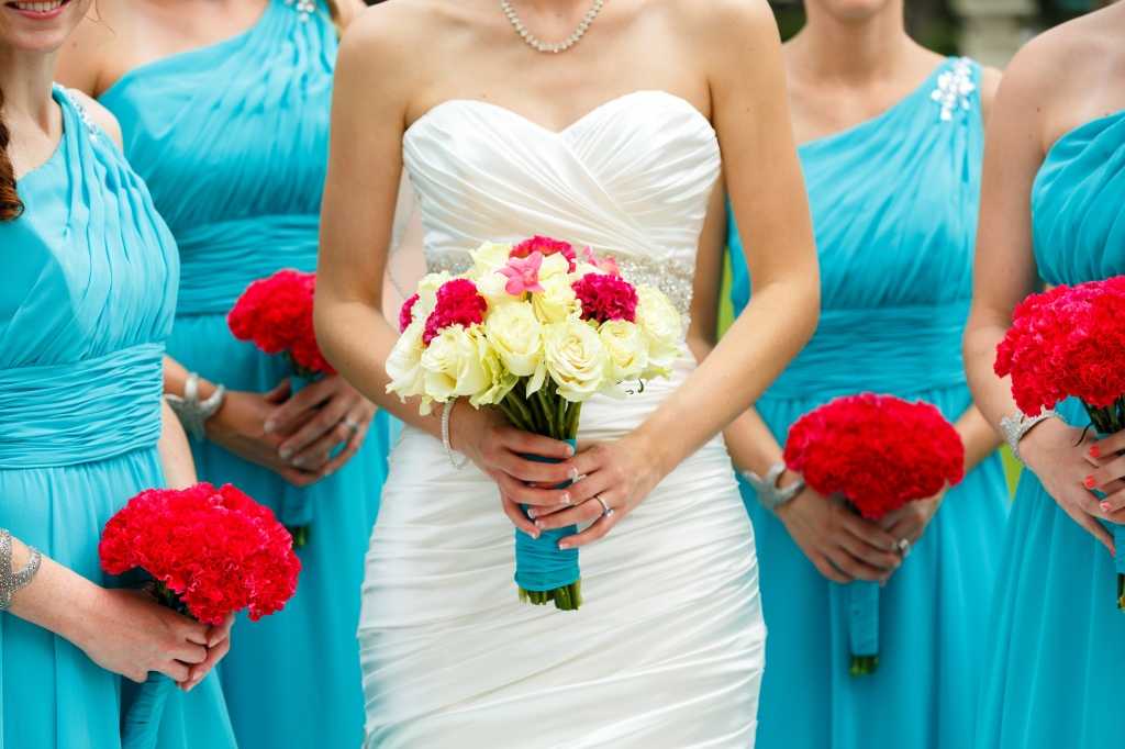В каком платье можно выходить замуж? цвета платьев и приметы, с ним связанные