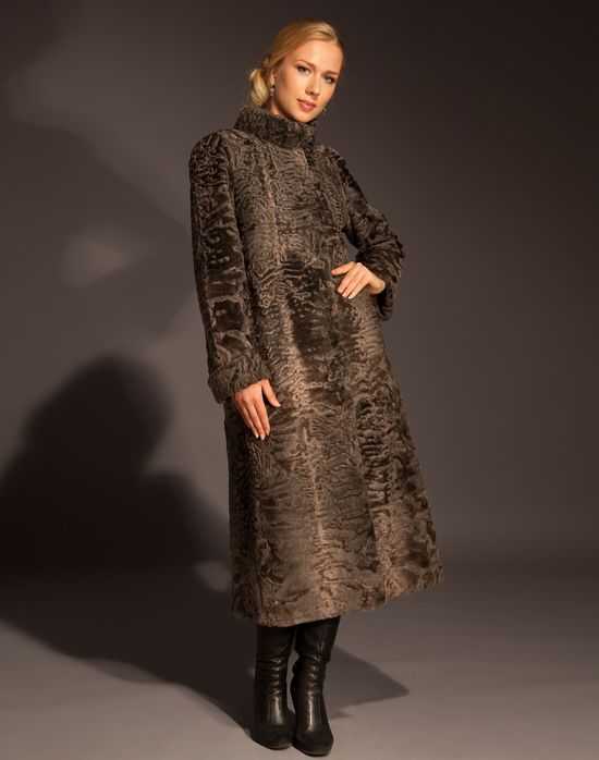 Женское пальто с кожаными рукавами: преимущества и недостатки модели