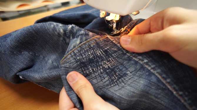 Как красиво сделать заплатку на джинсах: интересные идеи