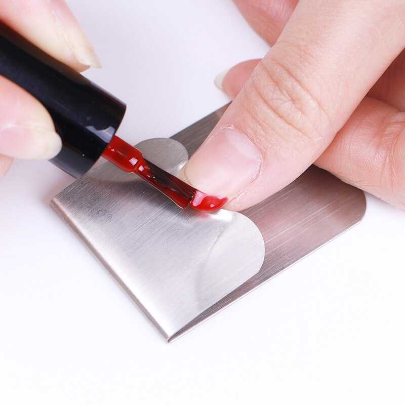 Как аккуратно накрасить ногти?
